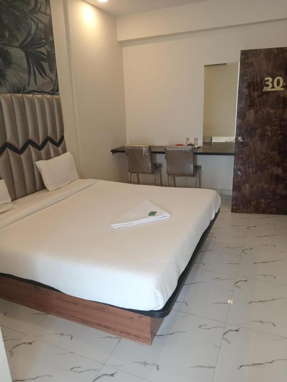 New Balaji Residency By Glitz Hotels Ulhasnagar Экстерьер фото